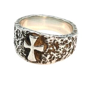 Retired James Avery Silver Hammered Textured Cross Ring | 925 Sterling Silver